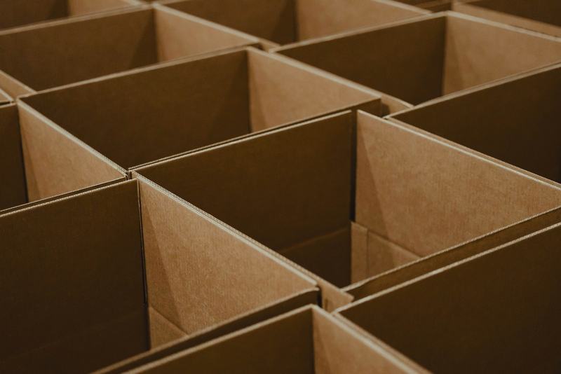 Cajas de cartón abiertas para el embalaje